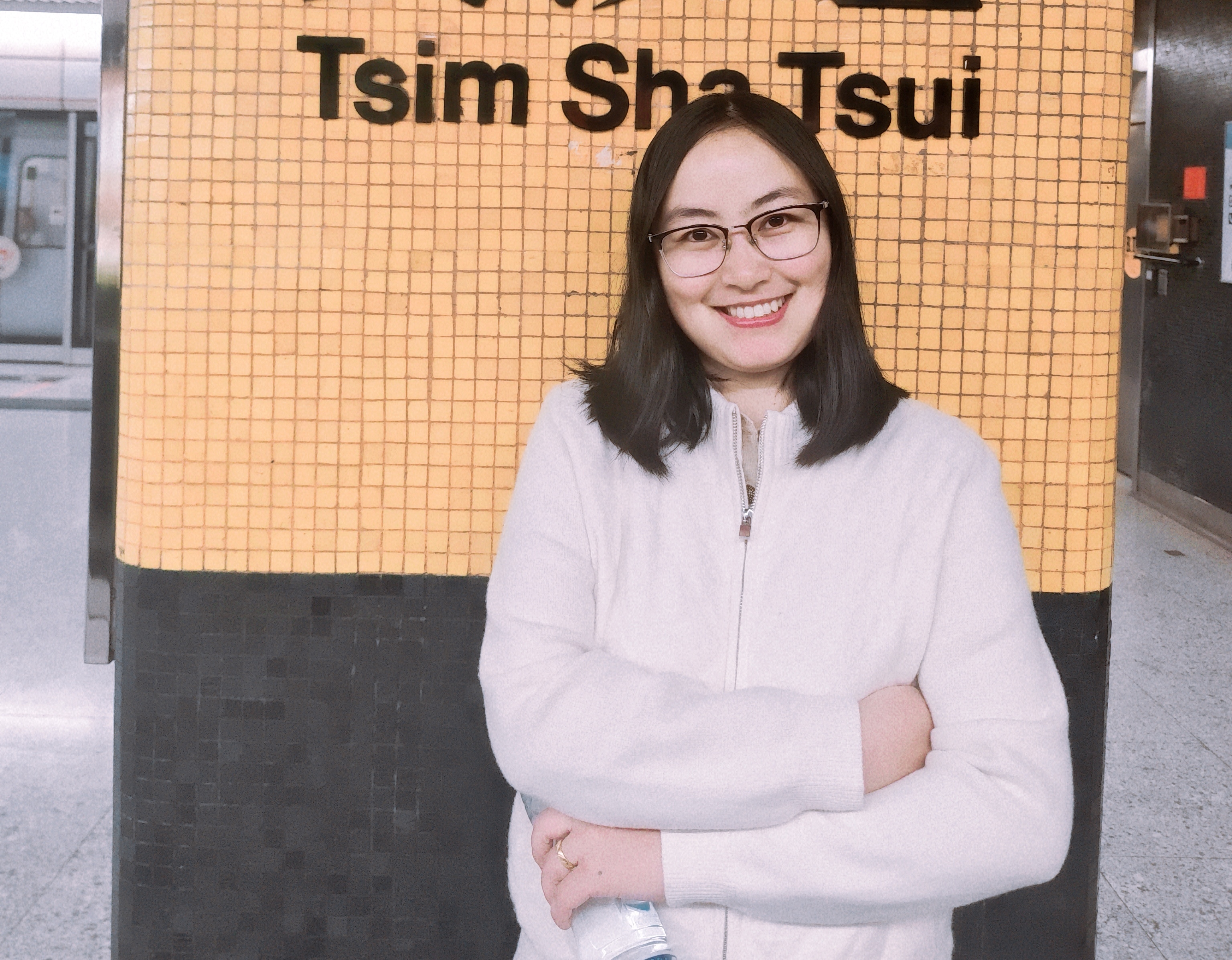 吕函枰 个人相片-横版.jpg