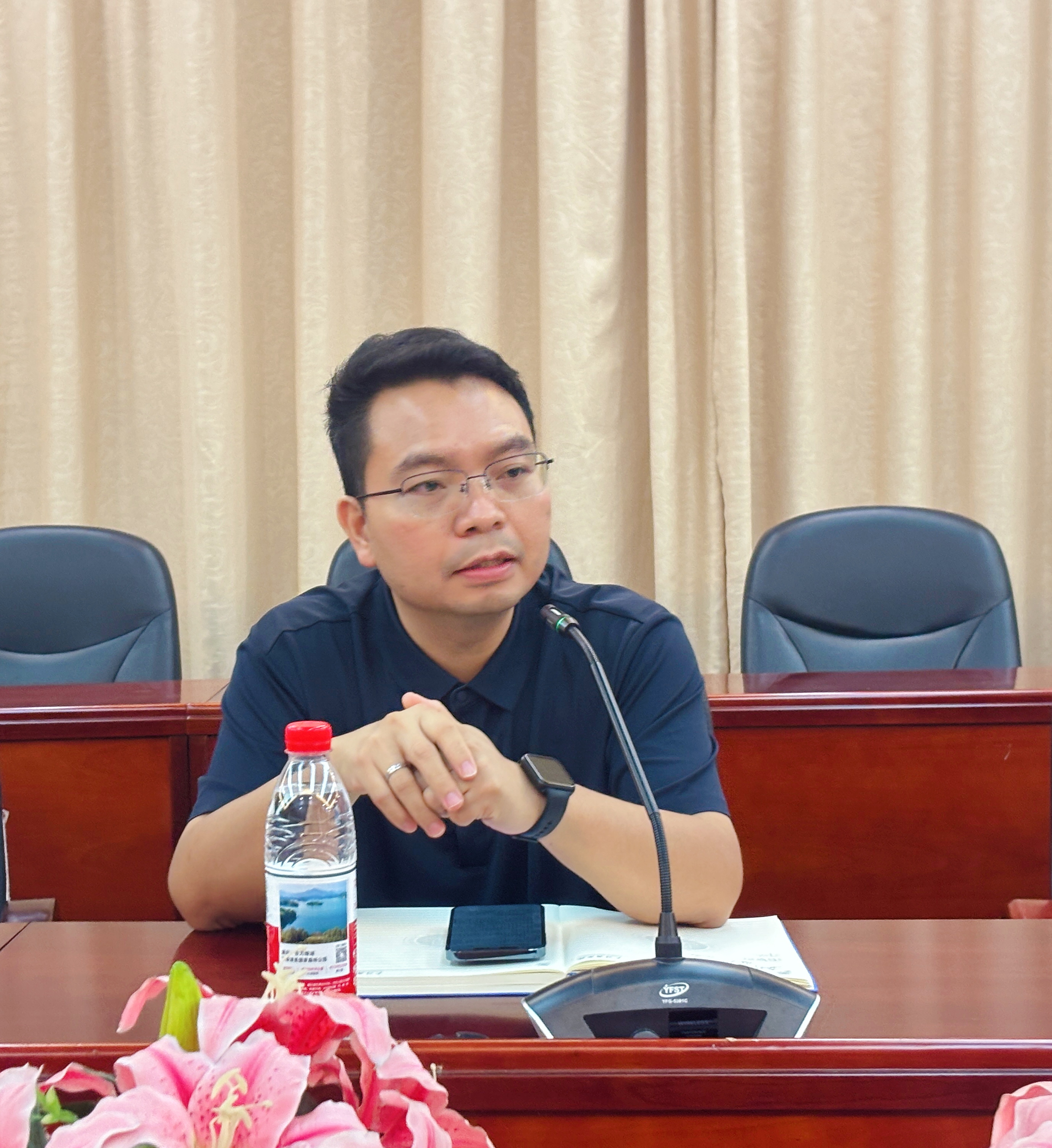 图二 副经理谢伟峰部署公司产品工作(1).jpg